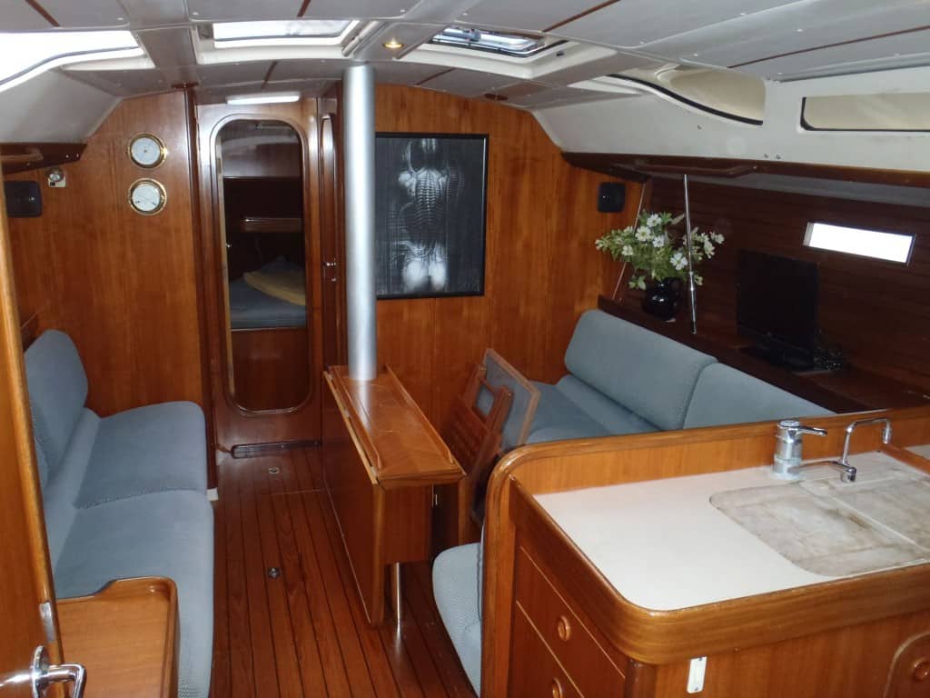 Interior Beneteau 390