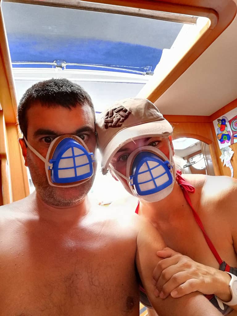 Aprovechando que estaba la abueli realizamos reparaciones a bordo.