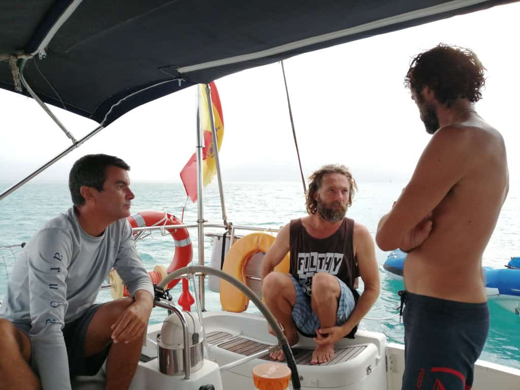 Eric, Edu y yo charlando en el Saramia.