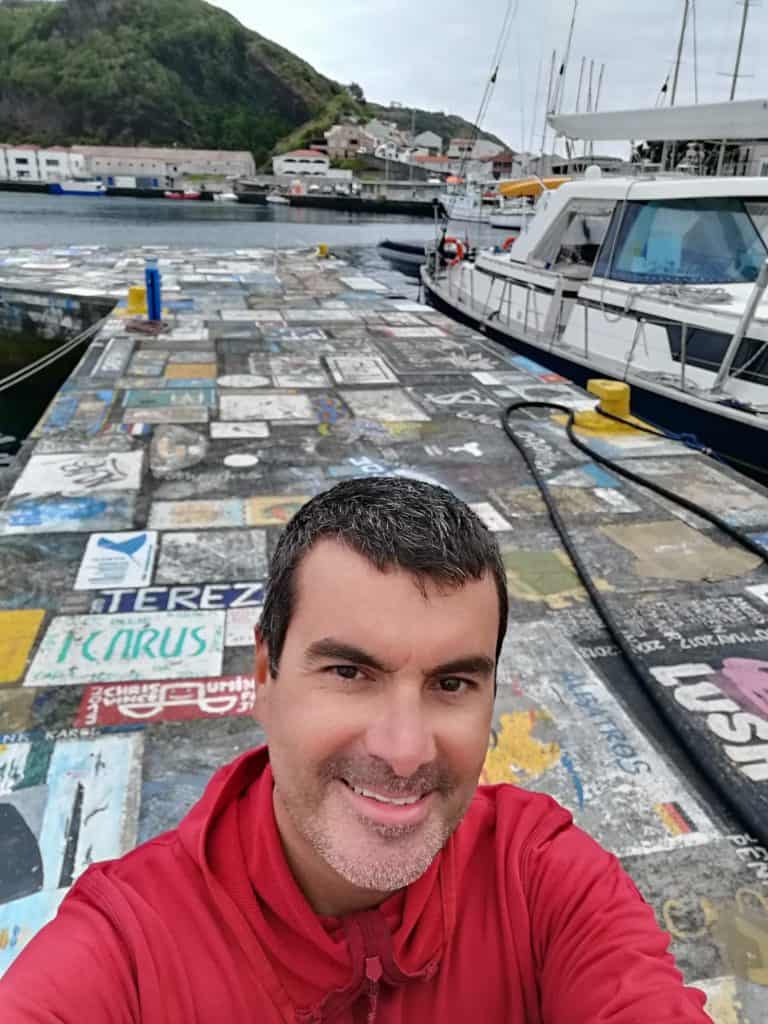 Muelle de la gasolinera en Horta.