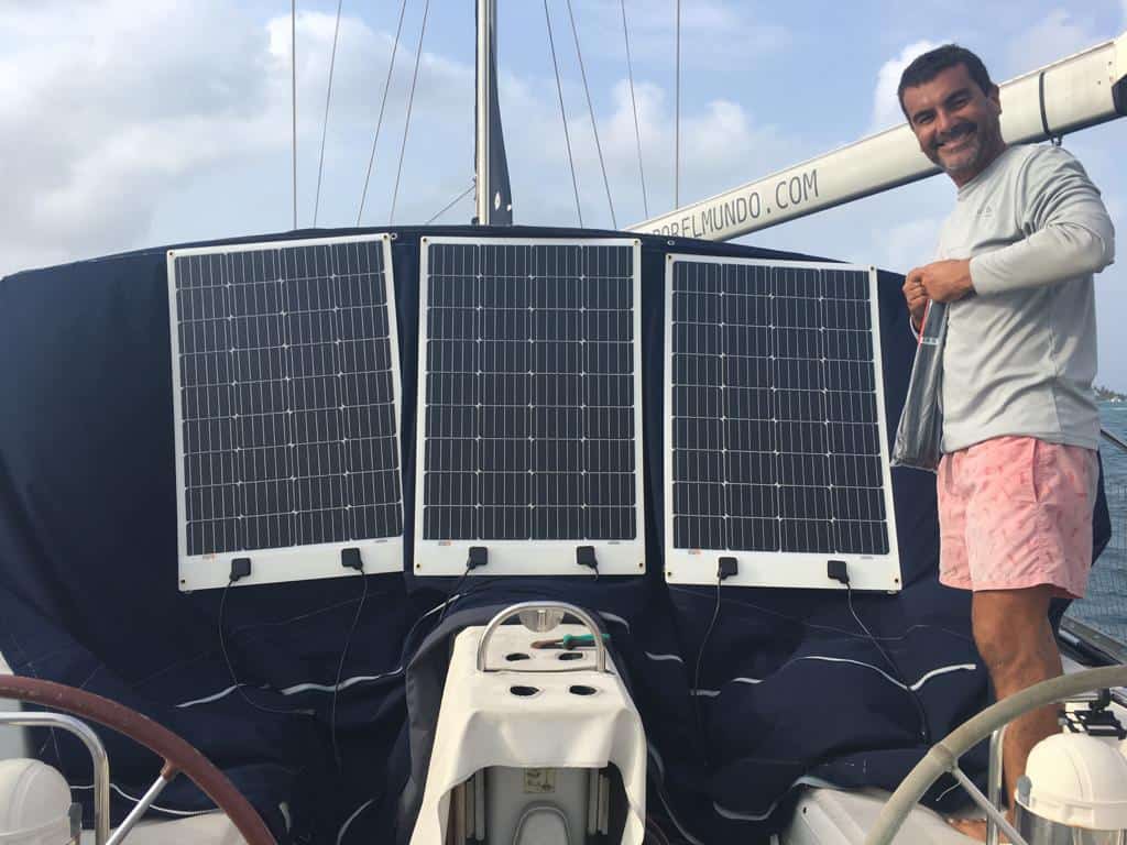 Instalando los nuevos paneles. Febrero 2020.