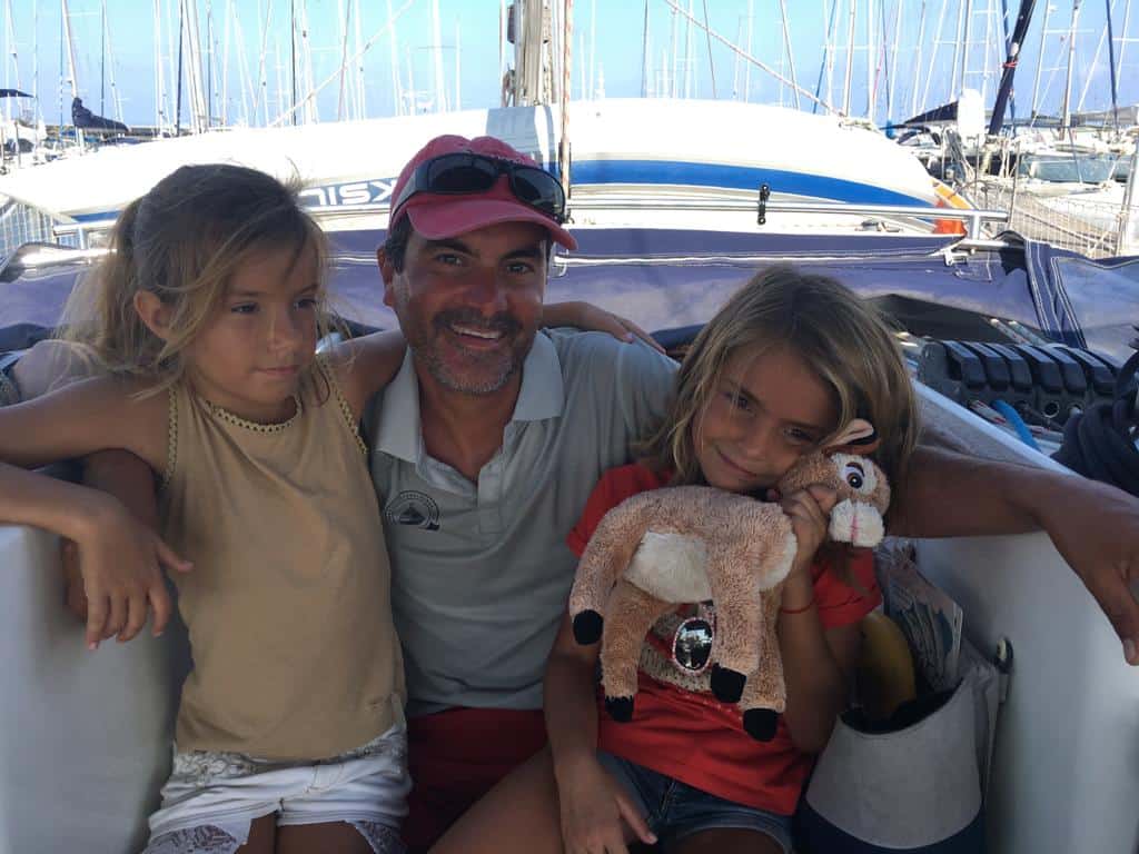 Con Sara y Mia y su peluche Bambi