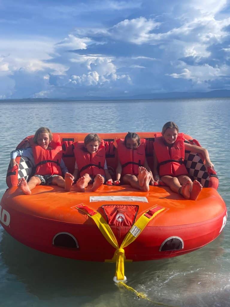 La tropa pasándolo bien en Playa Estrella.