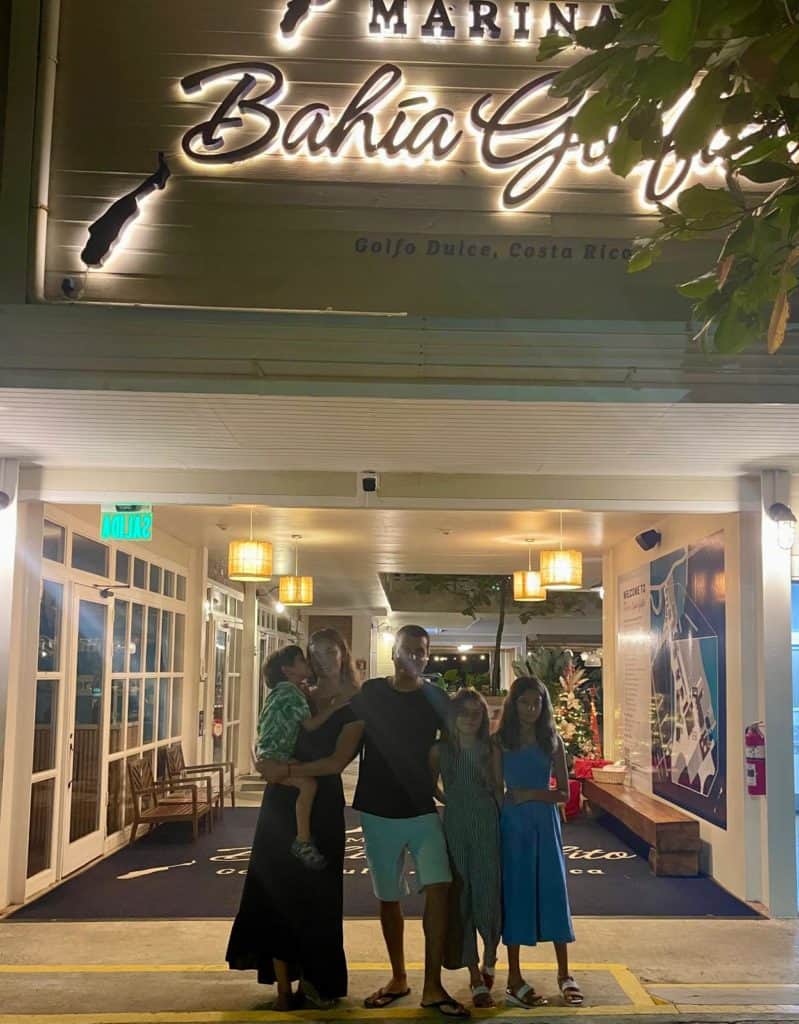 Restaurante en Marina Golfito.